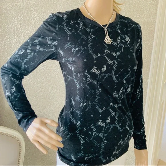 Louis Vuitton blue black long sleeved top XS - Picture 3 of 16